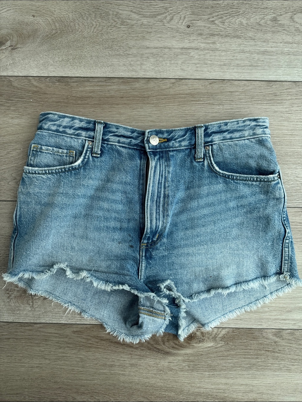 Lee Frayed Hem Denim Shorts - Light Blue